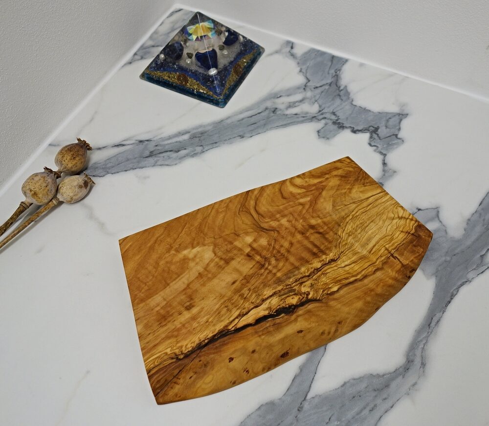 Olivové prkénko nepravidelné 290 x 150 x 21 mm