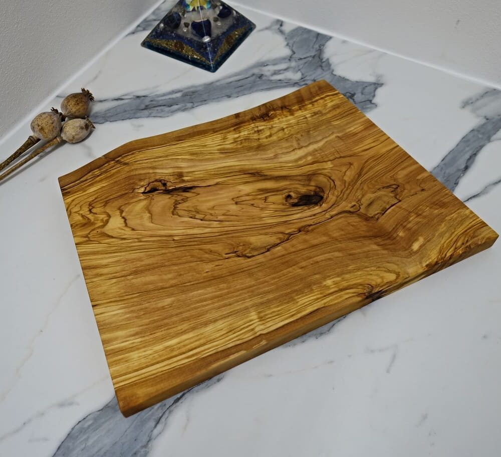 Olivové prkénko nepravidelné 380 x 280 x 21 mm