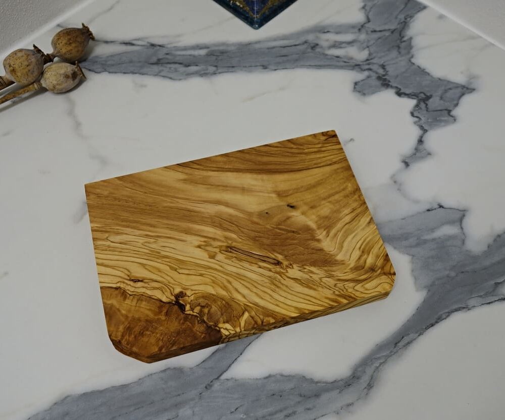 Olivové prkénko nepravidelné 225 x 160 x 21 mm