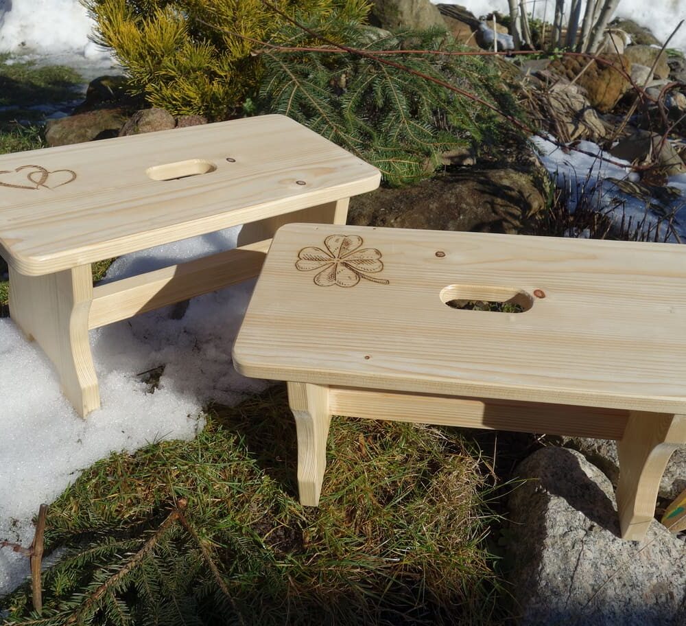 židlička ze smrkového masivu "štokrle"