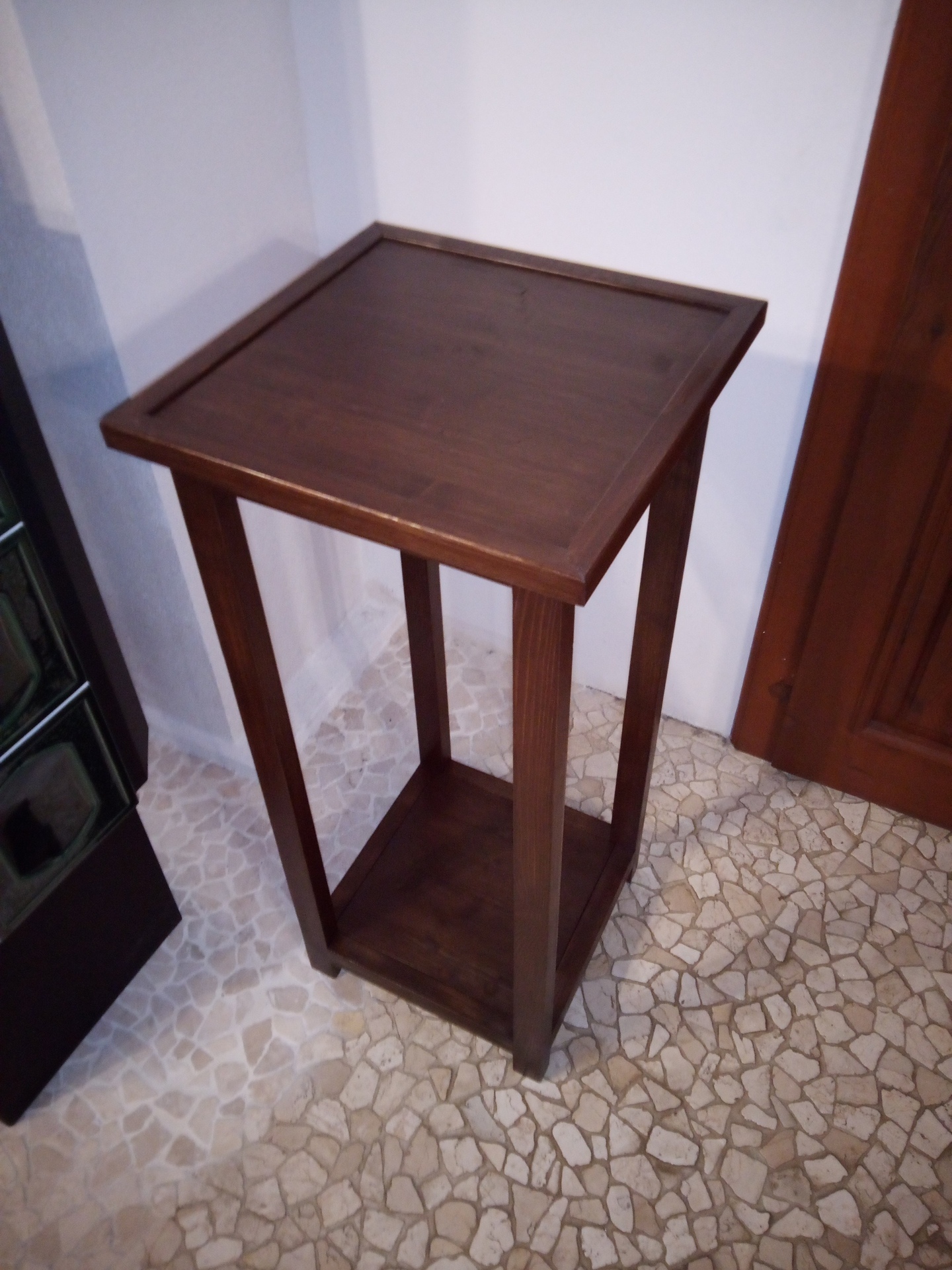 Květinový stolek z masivu - Obrázek 6