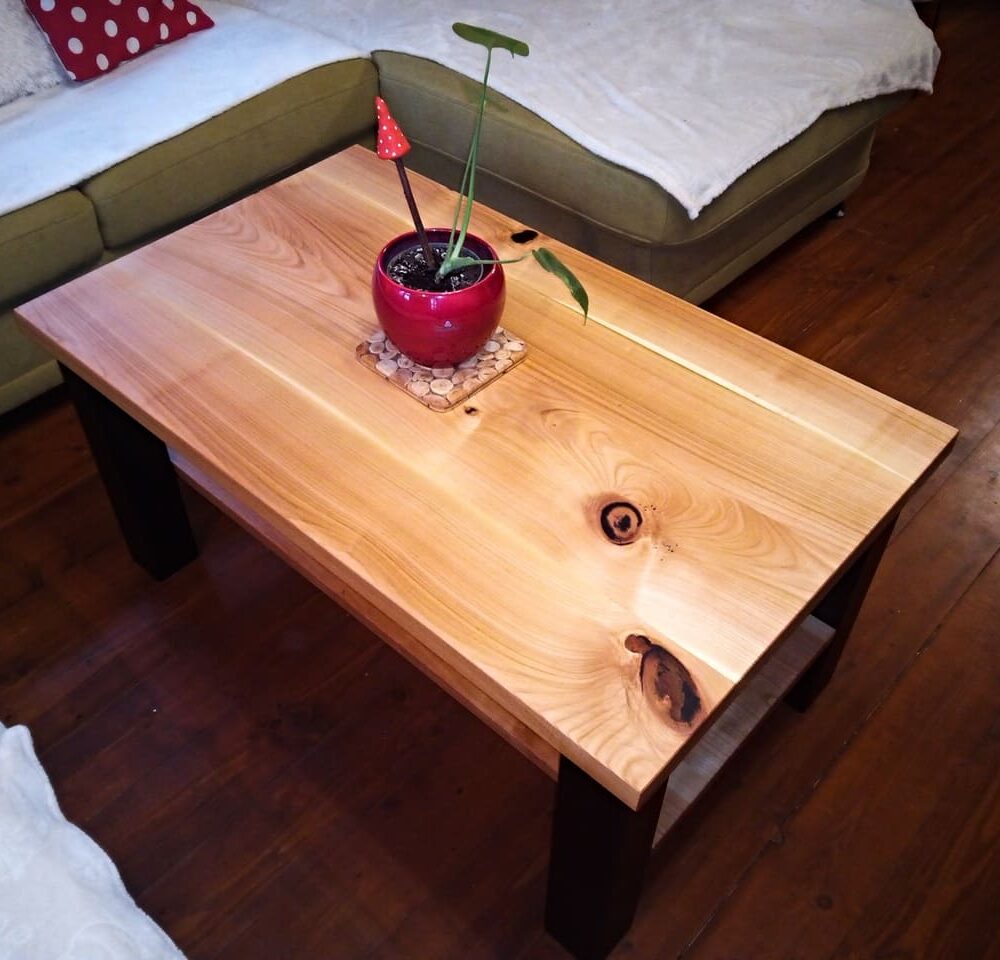 Konferenční stolek z třešňového masivu, kovová podnož